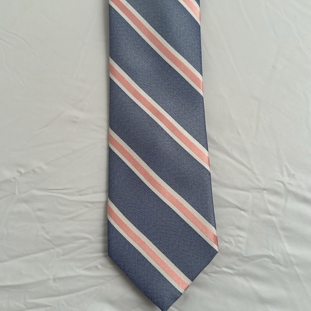 Tallis light blue and pink diagonal striped silk tie